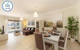 B03 - Luxury 2 Bed Lagos Marina